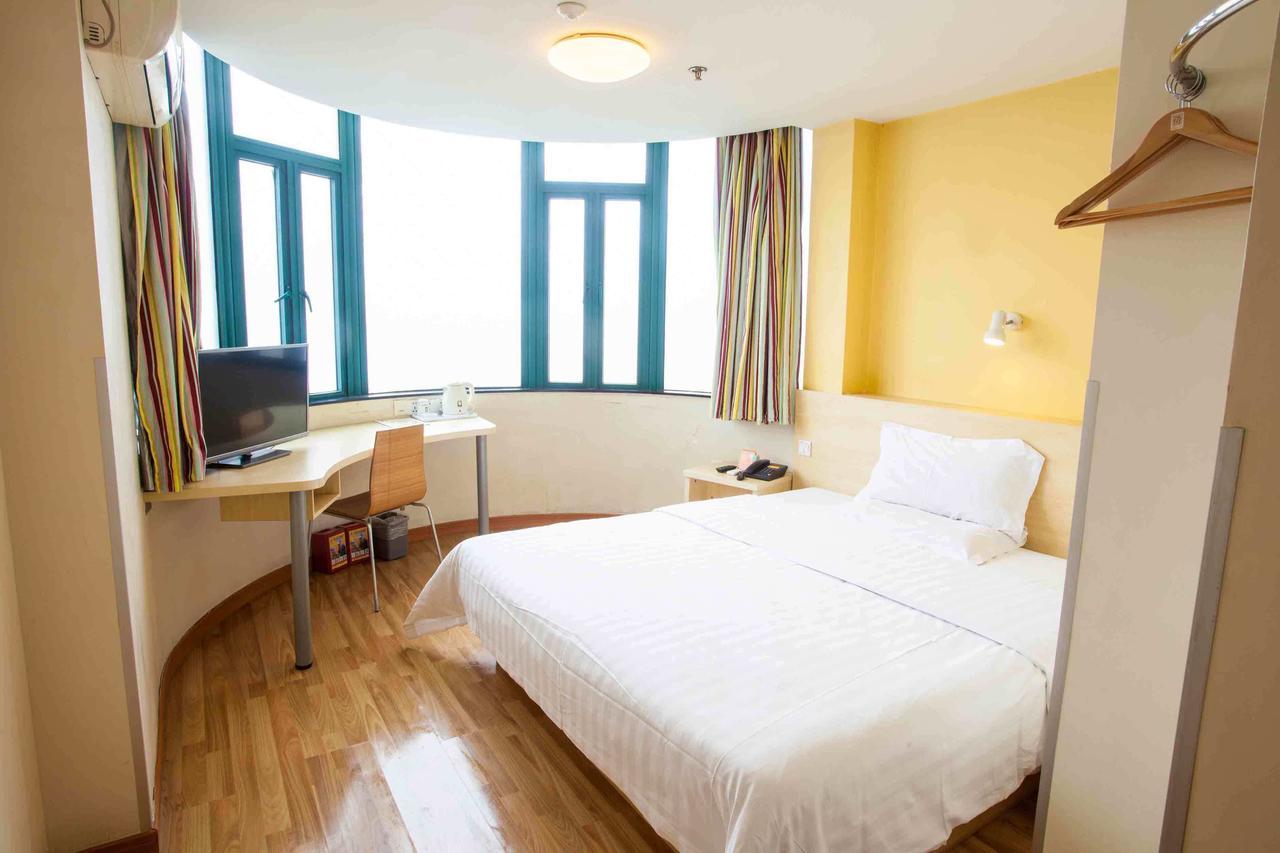 7Days Inn Yunfu Luoding Central Szoba fotó