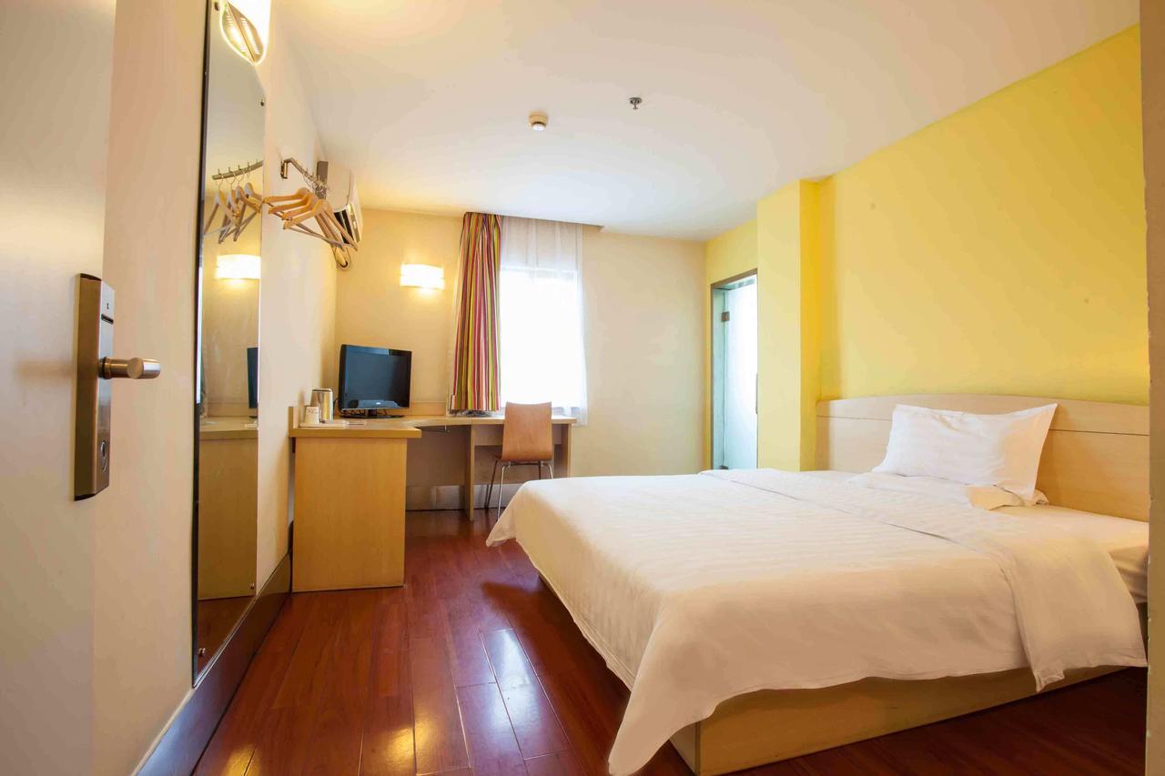 7Days Inn Yunfu Luoding Central Szoba fotó