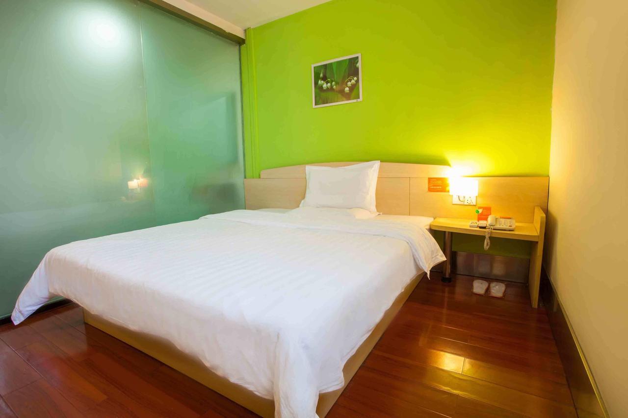 7Days Inn Yunfu Luoding Central Szoba fotó