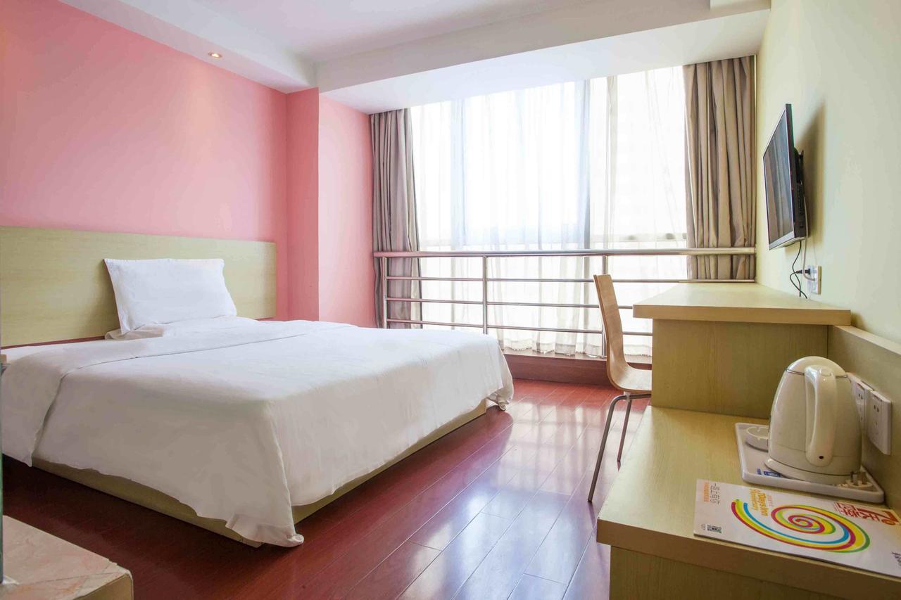 7Days Inn Yunfu Luoding Central Kültér fotó