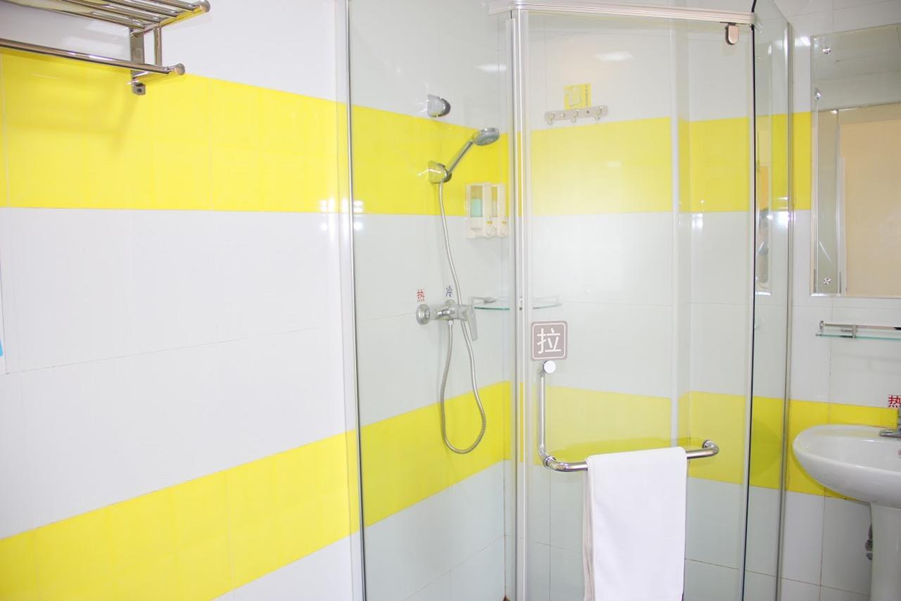 7Days Inn Yunfu Luoding Central Kültér fotó
